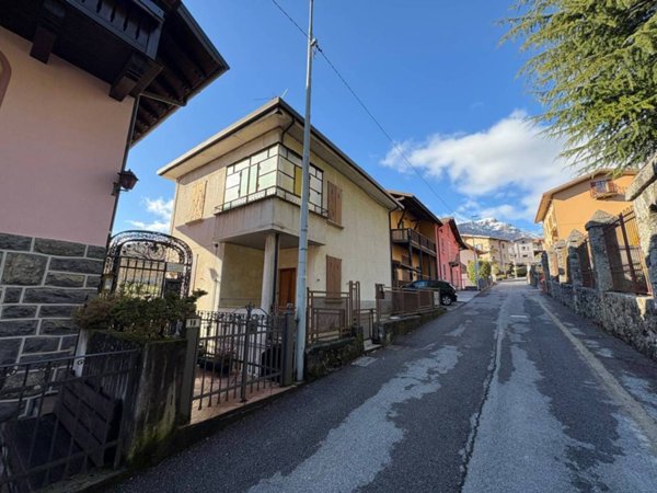 casa indipendente in vendita a Premolo