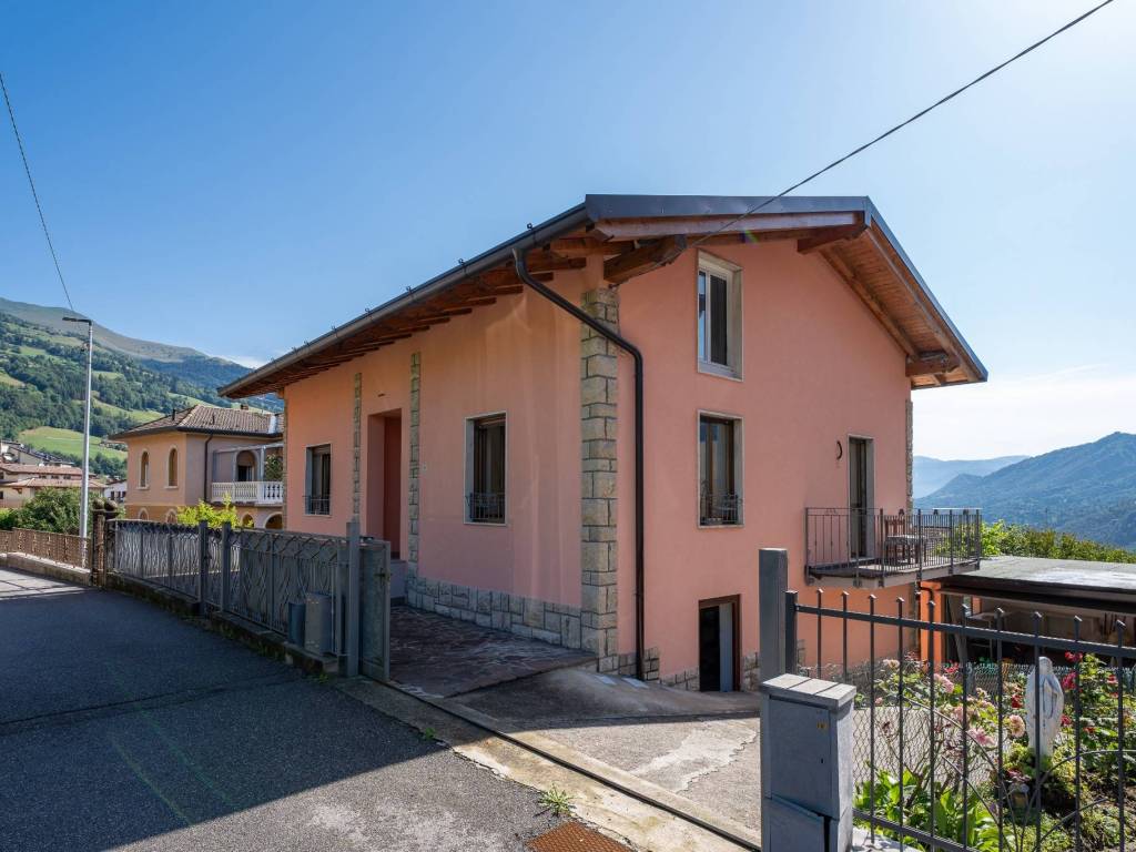 casa indipendente in vendita a Premolo