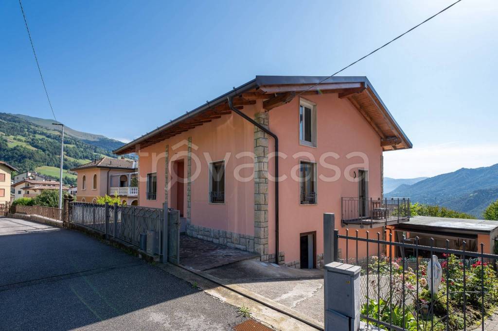 casa indipendente in vendita a Premolo