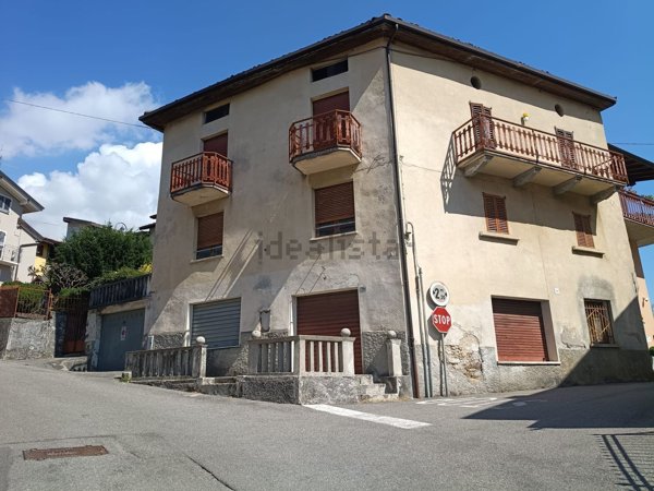 casa indipendente in vendita a Premolo