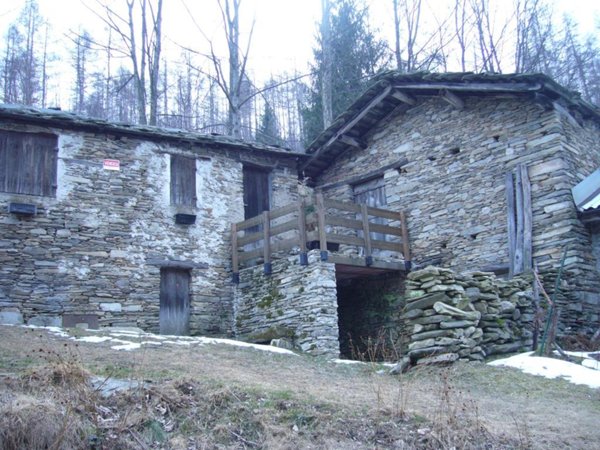 casa indipendente in vendita ad Angrogna