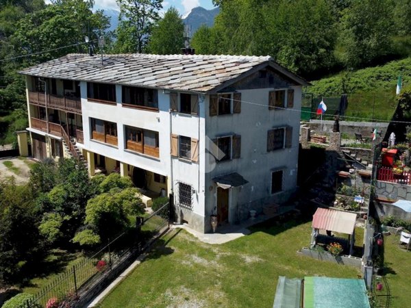 casa indipendente in vendita ad Angrogna