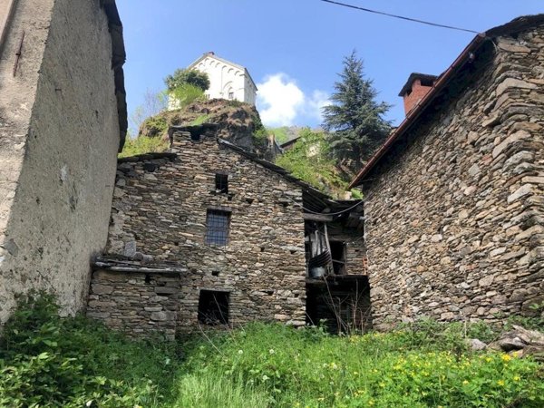 casale in vendita ad Angrogna