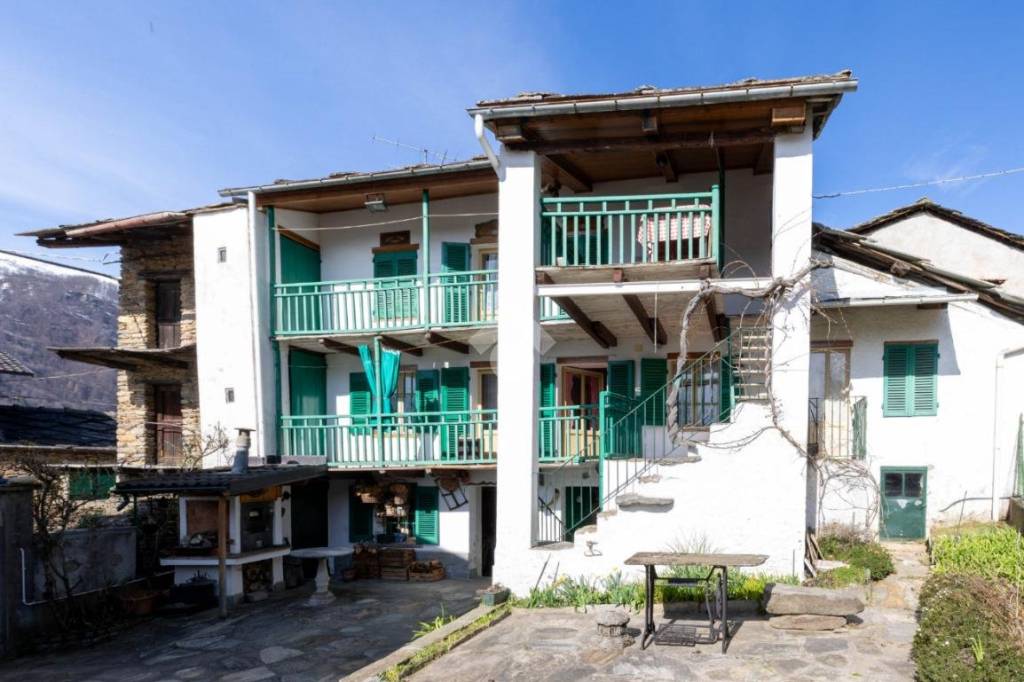 casa indipendente in vendita ad Angrogna