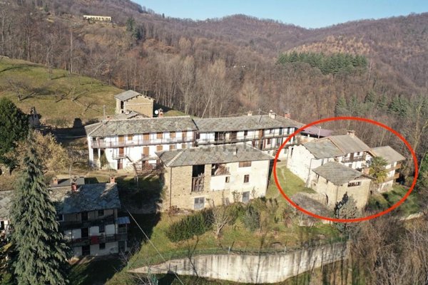 casale in vendita ad Angrogna