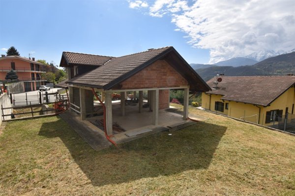 casa indipendente in vendita ad Angrogna