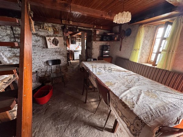 casale in vendita ad Angrogna in zona Serre