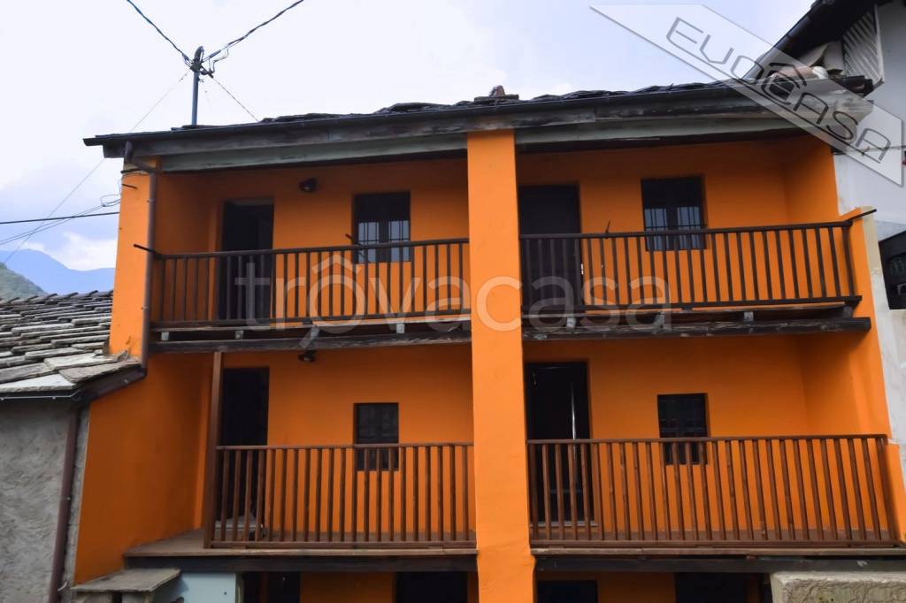 casa indipendente in vendita ad Angrogna in zona Baussan