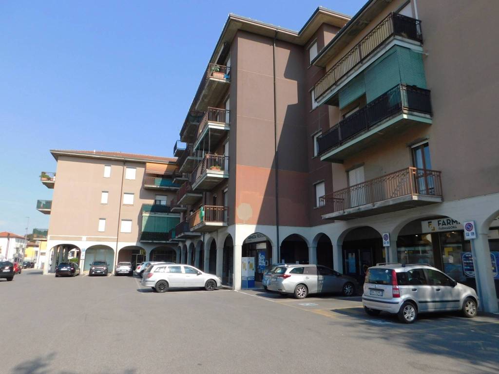 appartamento in vendita a Presezzo