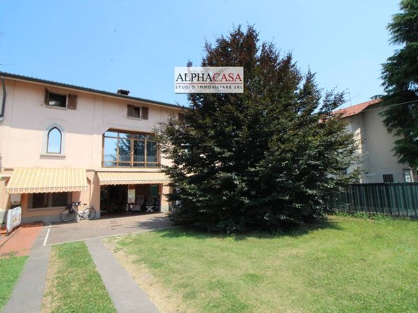 casa indipendente in vendita a Presezzo