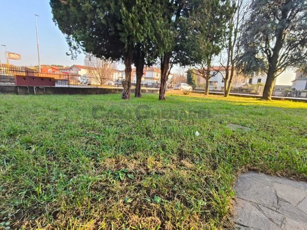 appartamento in vendita a Presezzo