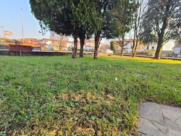 appartamento in vendita a Presezzo