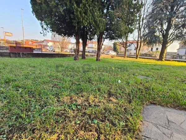 appartamento in vendita a Presezzo