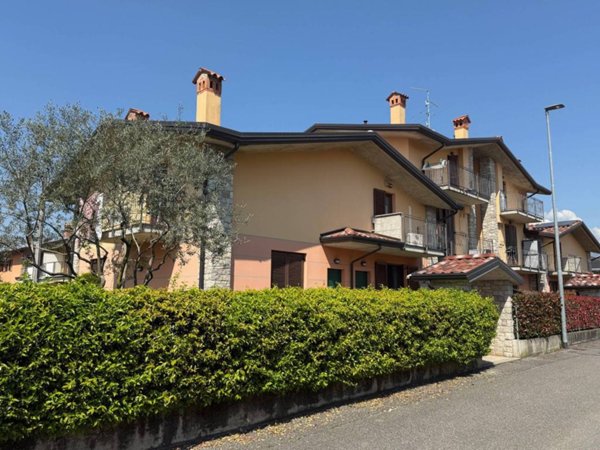 casa indipendente in vendita a Presezzo