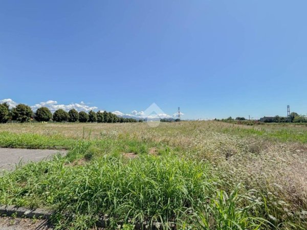 terreno edificabile in vendita a Presezzo