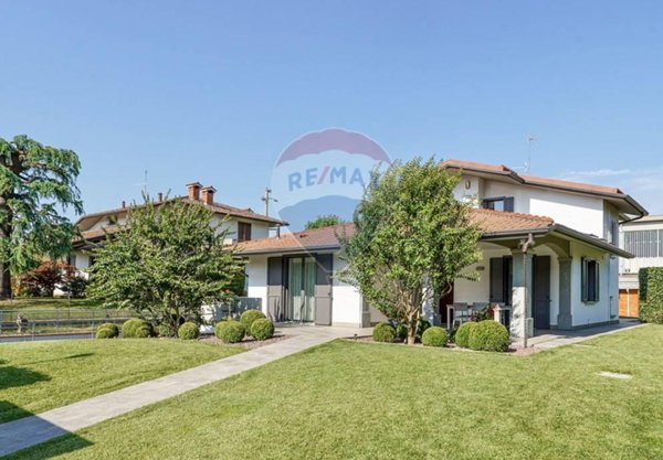 casa indipendente in vendita a Presezzo