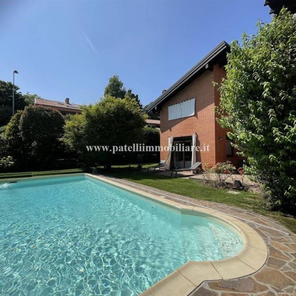 casa indipendente in vendita a Presezzo