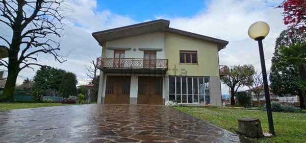 casa indipendente in vendita a Presezzo