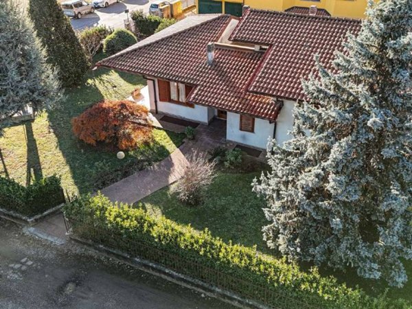 casa indipendente in vendita a Presezzo