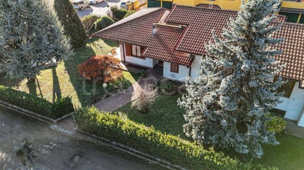 casa indipendente in vendita a Presezzo