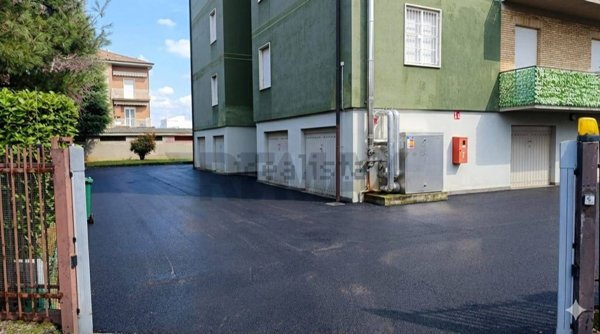 locale di sgombero in vendita a Presezzo