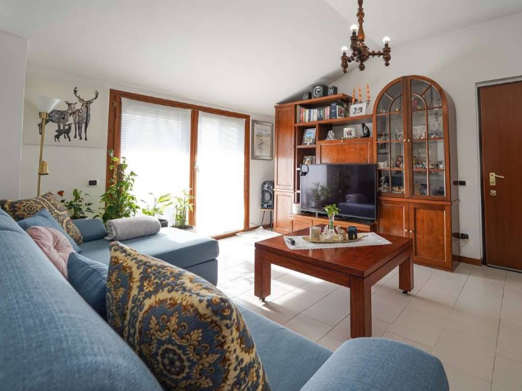 appartamento in vendita a Presezzo