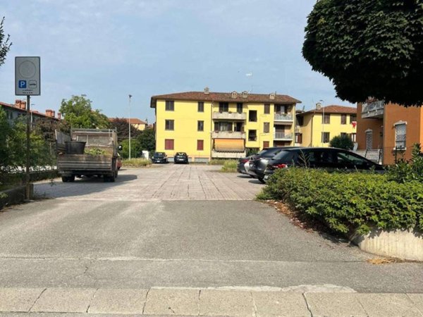locale di sgombero in vendita a Presezzo