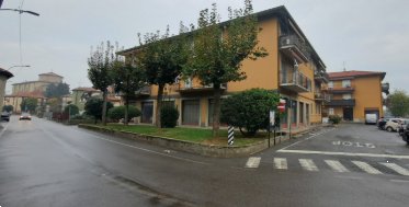 negozio in vendita a Presezzo