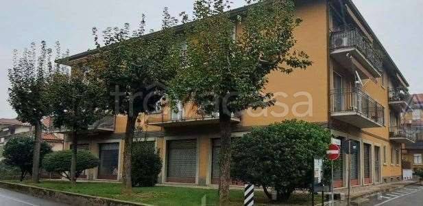 negozio in vendita a Presezzo