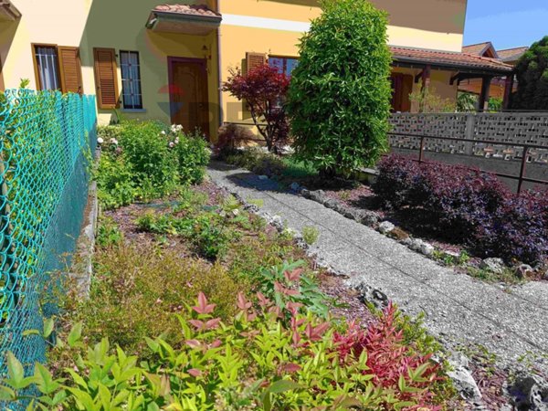 casa indipendente in vendita a Presezzo