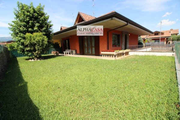 casa indipendente in vendita a Presezzo
