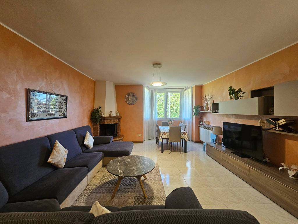 appartamento in vendita a Presezzo