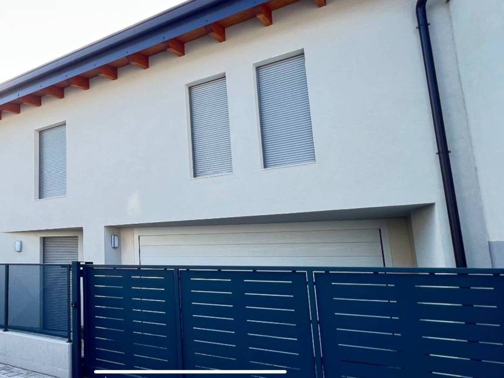 appartamento in vendita a Presezzo