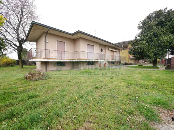 casa indipendente in vendita a Pumenengo