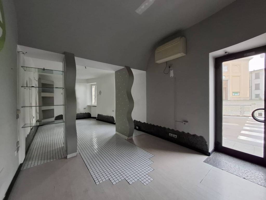 negozio in vendita a Ranica