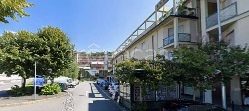 negozio in vendita a Ranica