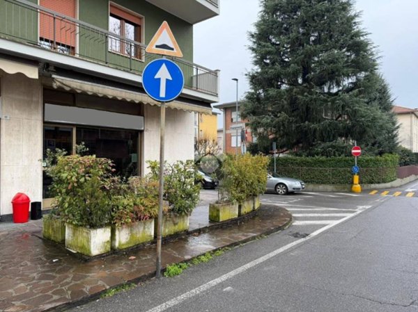 negozio in vendita a Ranica