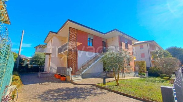 casa indipendente in vendita a Ranica