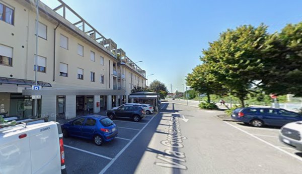 negozio in vendita a Ranica