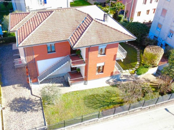 casa indipendente in vendita a Ranica