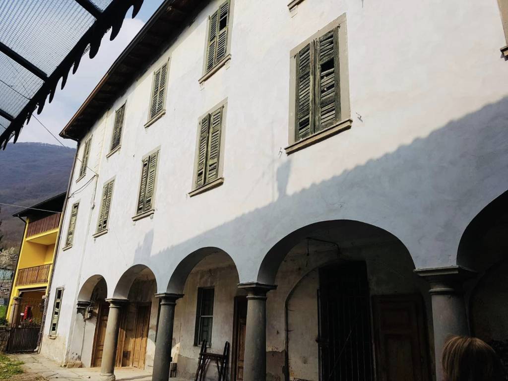 intera palazzina in vendita a Ranzanico