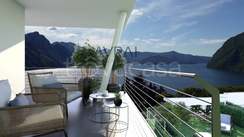 appartamento in vendita a Riva di Solto