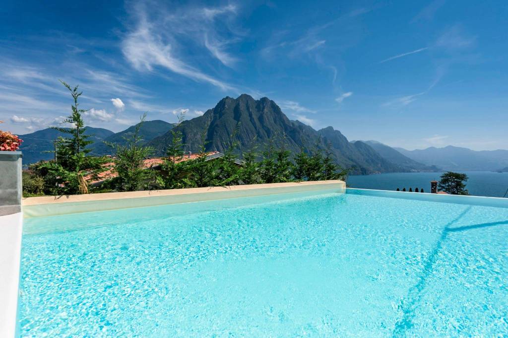 casa indipendente in vendita a Riva di Solto