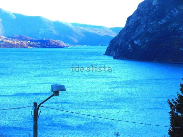 appartamento in vendita a Riva di Solto