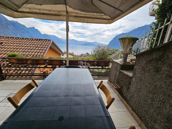 appartamento in vendita a Riva di Solto