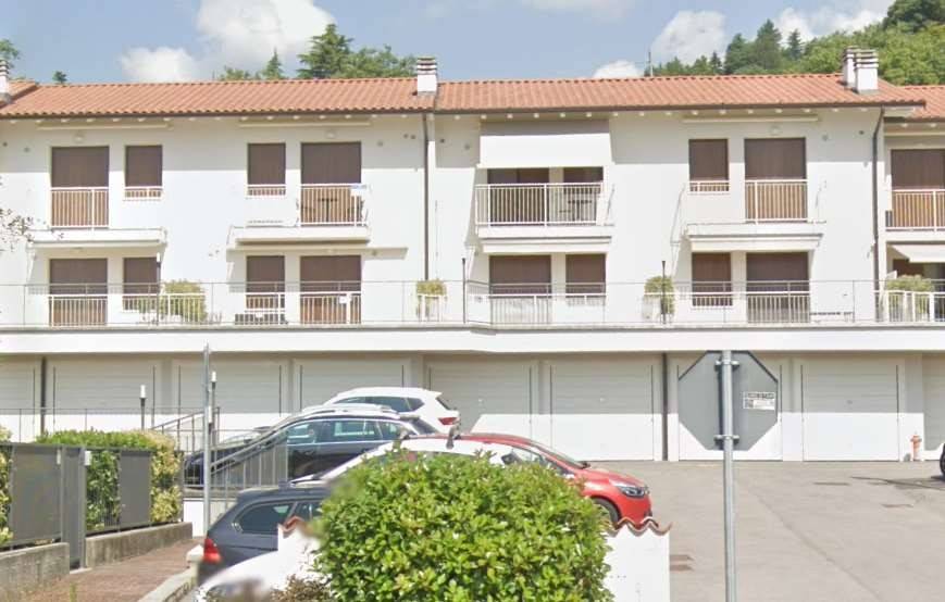 appartamento in vendita a Riva di Solto