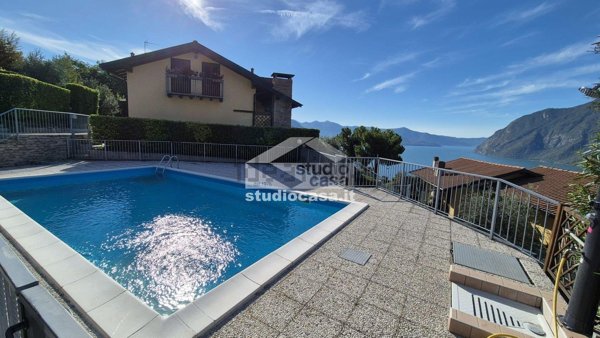 appartamento in vendita a Riva di Solto in zona Zorzino