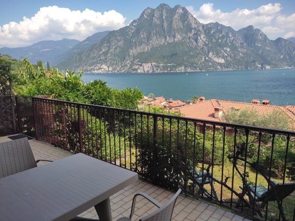 appartamento in vendita a Riva di Solto