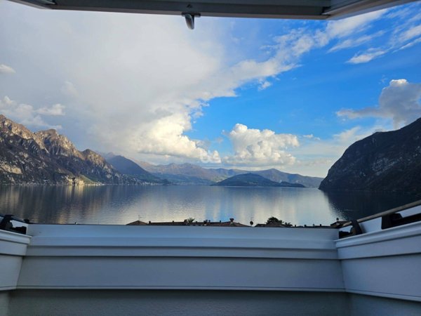 appartamento in vendita a Riva di Solto