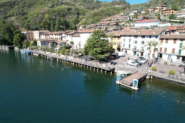 appartamento in vendita a Riva di Solto